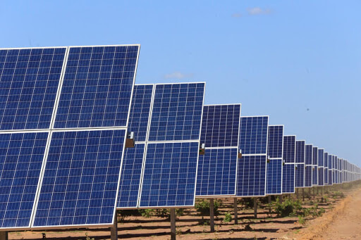 Multinacionais encontram nos contratos privados, um novo caminho para novas Usinas Eólicas e Solares no Brasil.