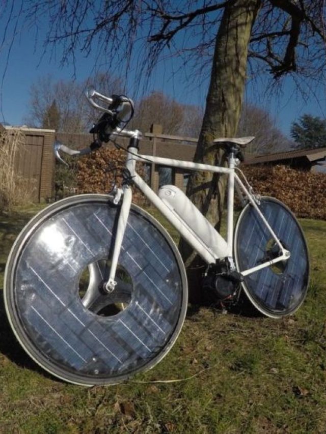 Bicicleta Elétrica Movida a Energia Solar Chega a 50km/h