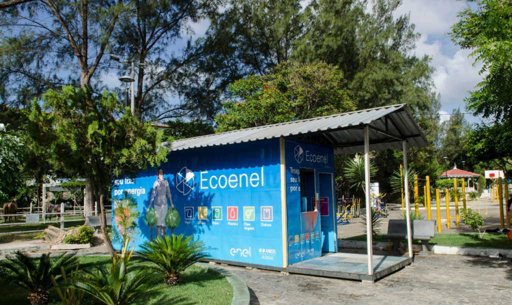 Ecoponto recebe resíduos eletrônicos como aparelhos celulares, televisores, liquidificador, chuveiro, computadores entre outros, além dos materiais para reciclar.