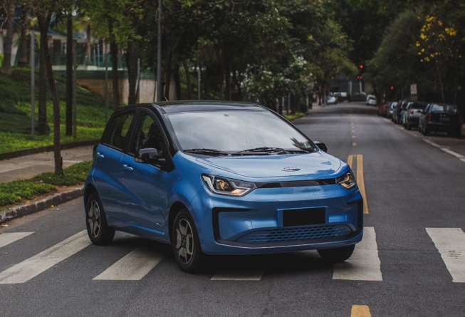 Carro Elétrico Nacional Tem a Proposta de Ser o mais Econômico da Categoria