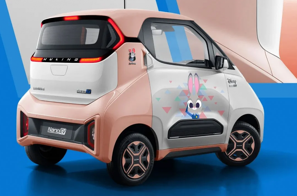 O Wulling Nano EV foi projetado para ter um custo bastante abaixo do preço médio de carros elétricos compactos e de seu modelo antigo, o Baojun E200, que não vingou
