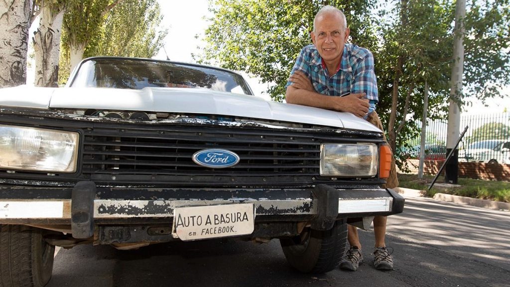 Edmundo foi reconhecido como Cidadão Ilustre da cidade de Anisacate (próxima à Alta Gracia), por sua invenção original do carro movido a lixo