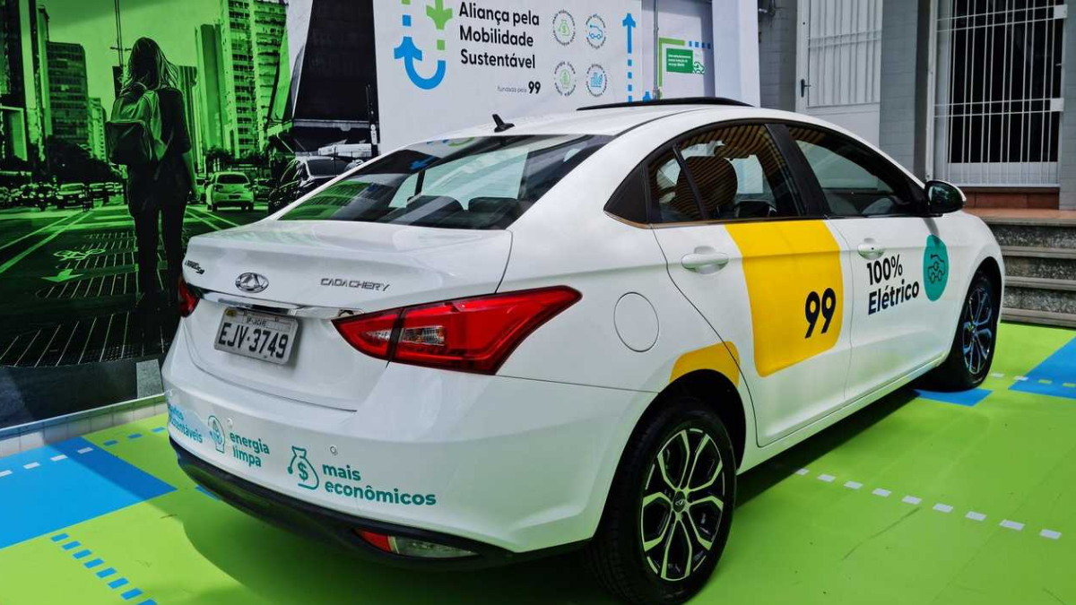 Carros Elétricos 99: 10 Mil Postos e Frota 100% 2030