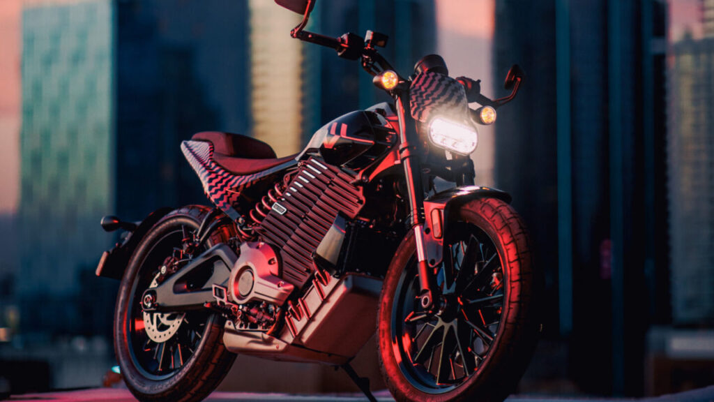 Em comunicado, a LiveWire afirma que a nova moto elétrica, em seu modelo exclusivo, será vendida por $ 17.699, cerca de R$ 90.500