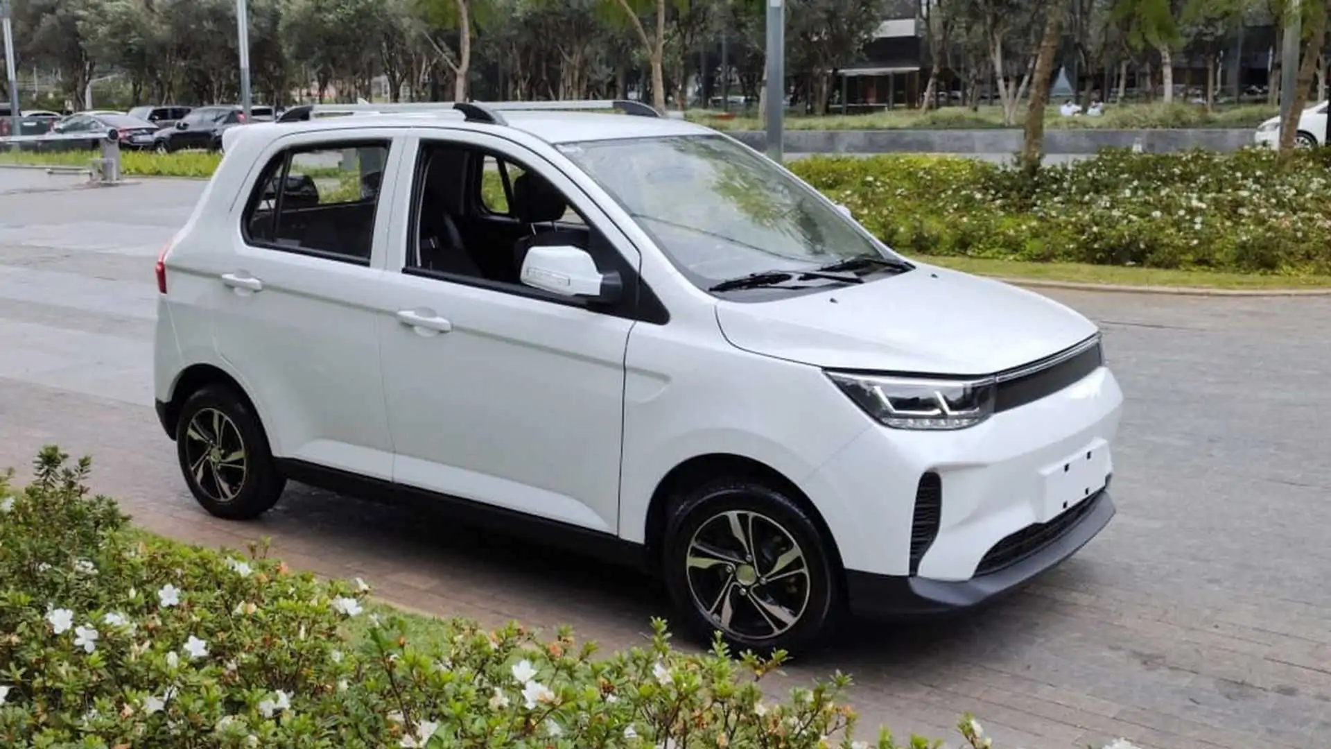 Carro Elétrico Chinês Chega ao Brasil Custando R$ 70 Mil