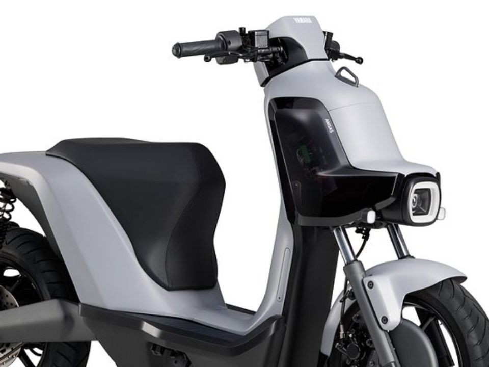 Yamaha Apresenta Scooter Elétrica Futurista Que Não Cai 1 scooter elétrica que não cai yamaha