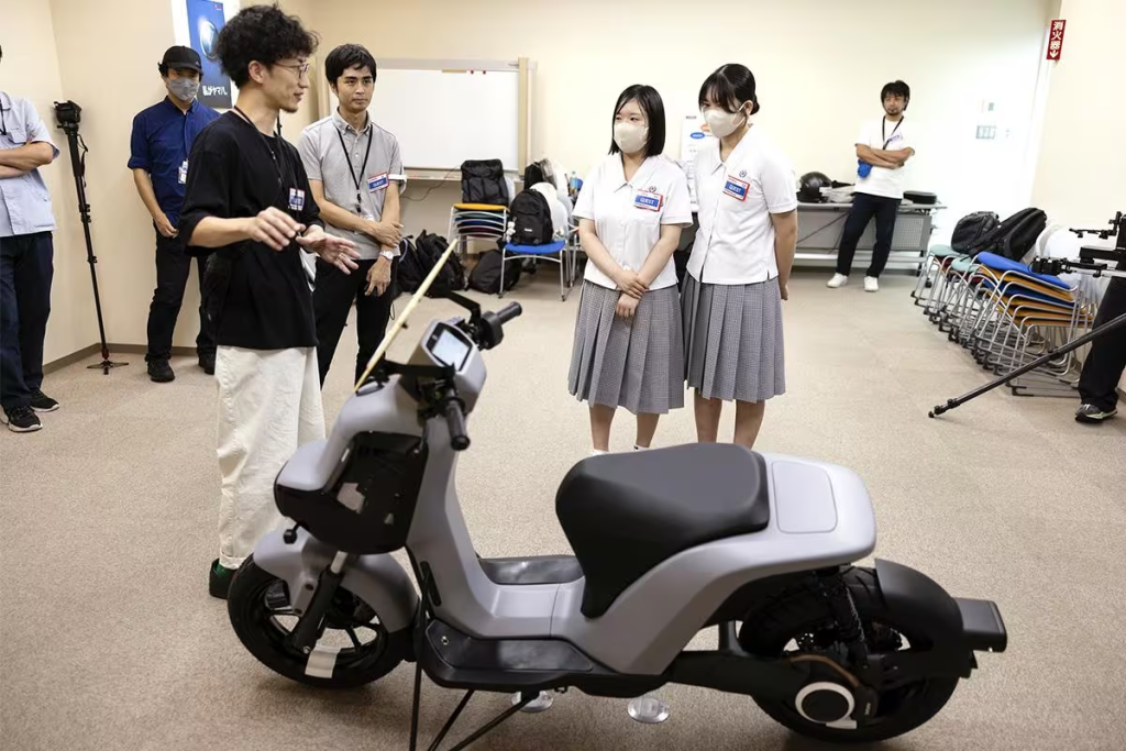 Yamaha Apresenta Scooter Elétrica Futurista Que Não Cai 3 Mobilidade, noticias Yamaha