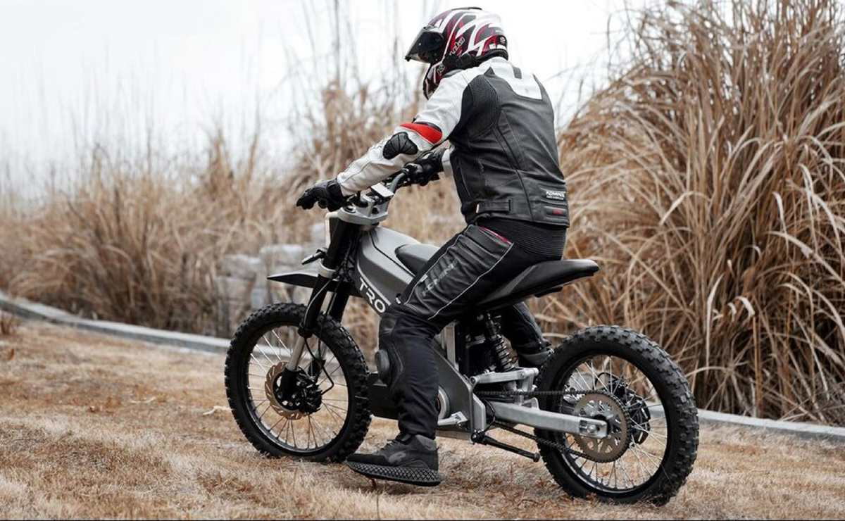 Moto Elétrica Tromox MC10 para Cidade e Trilha: 130 km