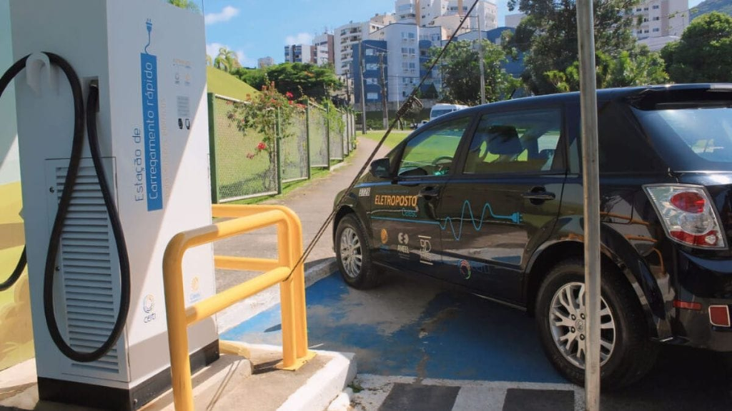 Estação Celesc Ultrarrápida 150 kW: Recarga em 15 Min 2 posto carregamento carro elétrico celesc