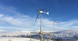Portal EkkoGreen - Sustentabilidade, Energia Limpa e ESG no Brasil 4 Turbina eólica residencial Ryse Energy E-5 instalada em propriedade rural